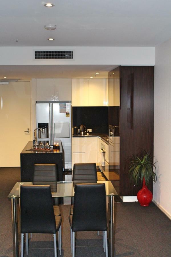 Perfectly Located Modern Apartment - Canberra Cbd Exterior photo